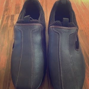 Men’s brand new size 11 wide leather loafers